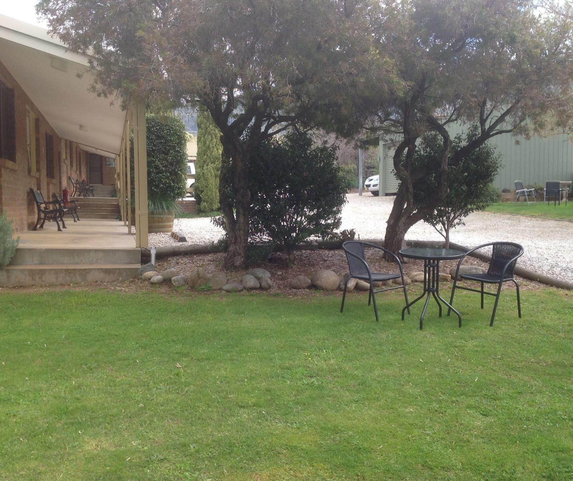Bogong Moth Motel Mount Beauty Buitenkant foto