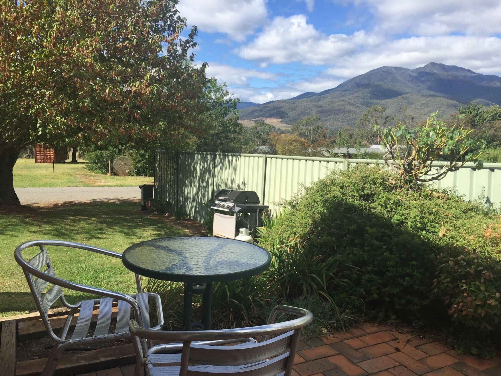 Bogong Moth Motel Mount Beauty Buitenkant foto